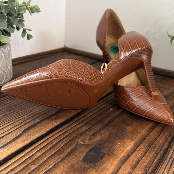 NWT Nine West Brown Crocodile Pattern Heeled Pumps - Picture 6 of 6